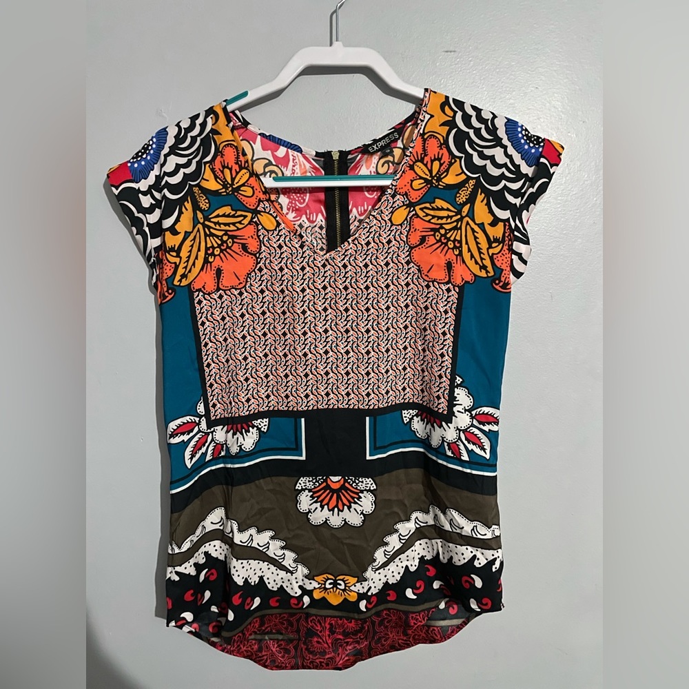 Express Size XS, V-neck business casual shirt, multicolored